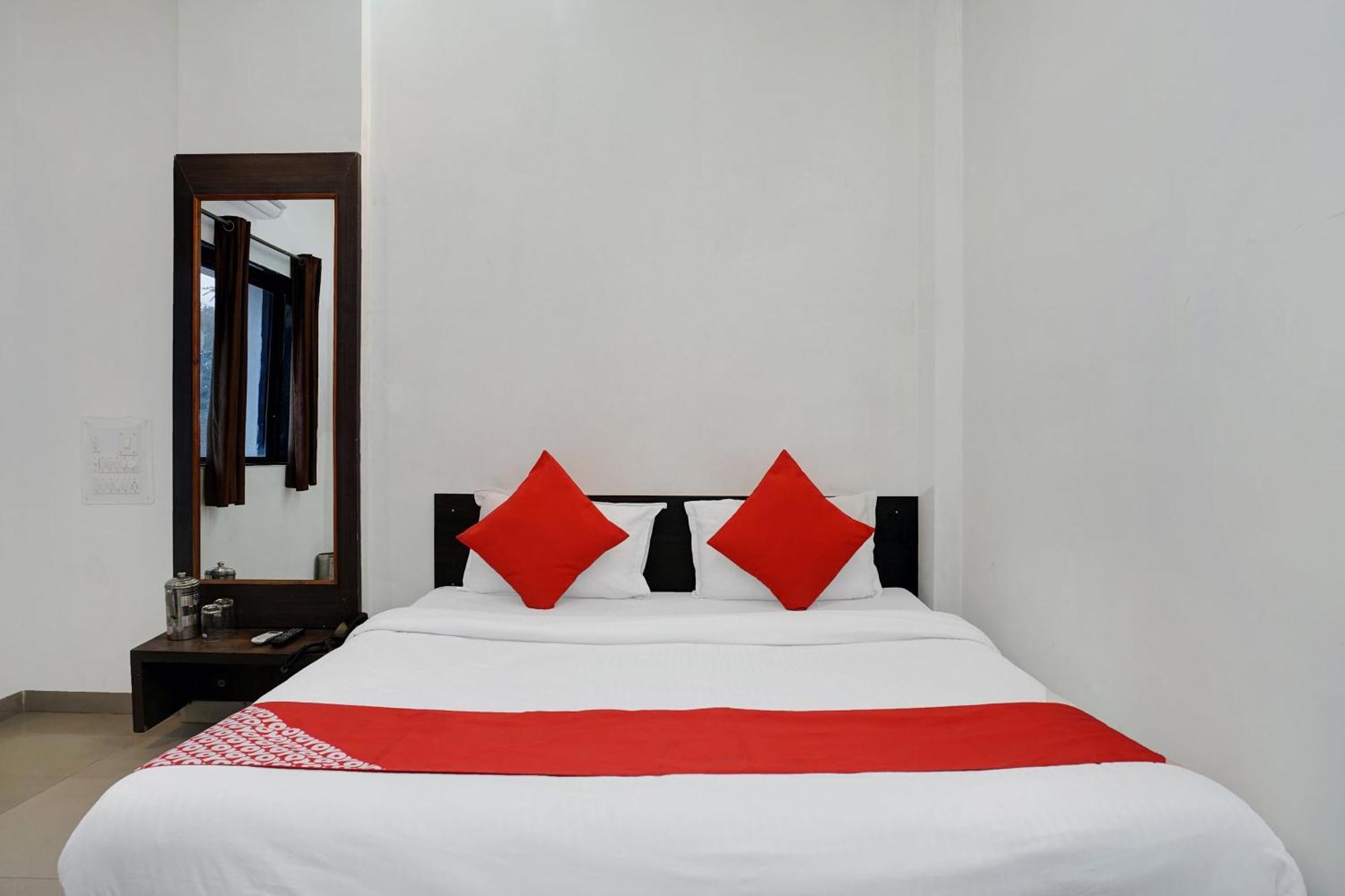 Super Hotel O Shirdi Sai Inn Zewnętrze zdjęcie