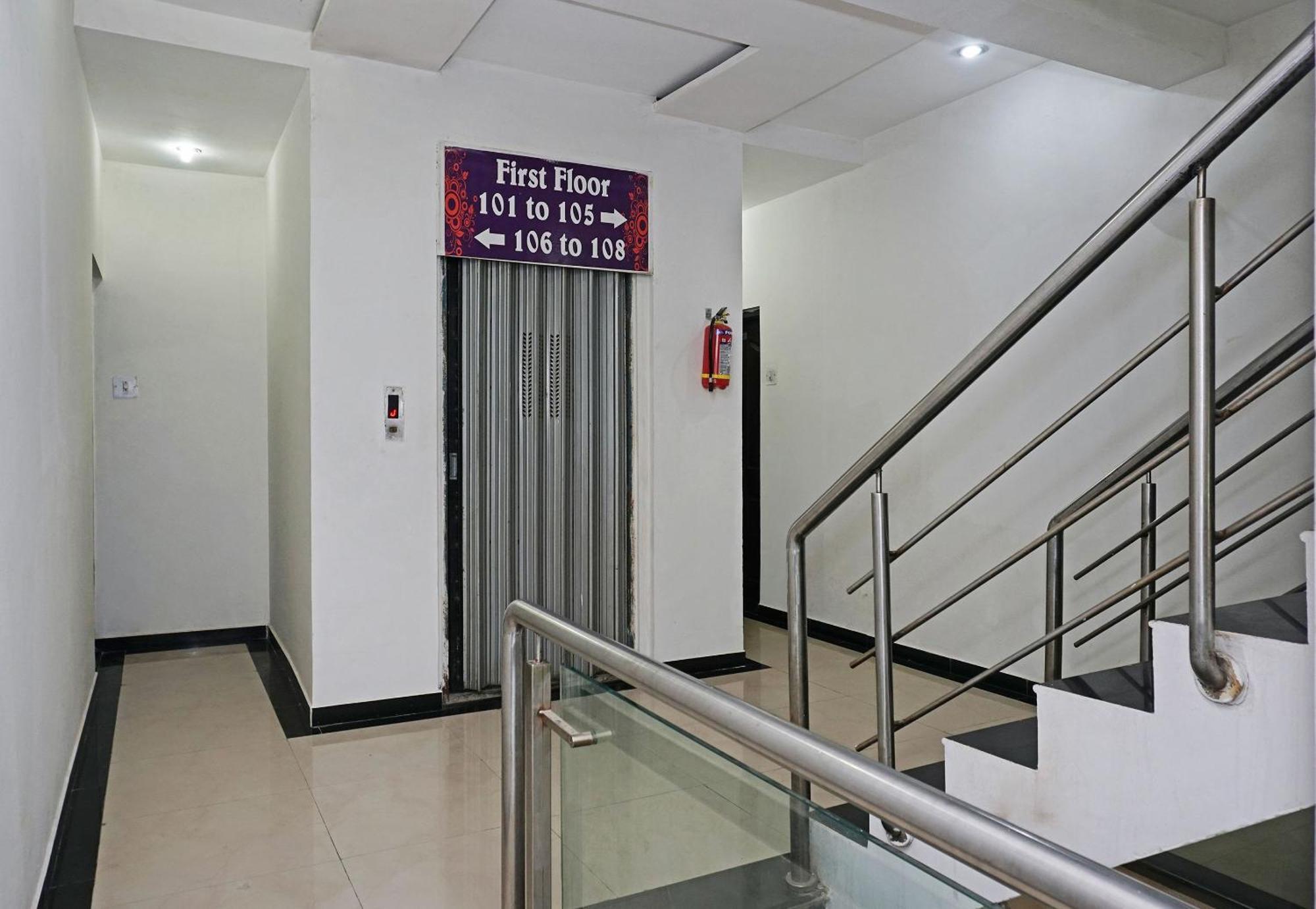 Super Hotel O Shirdi Sai Inn Zewnętrze zdjęcie